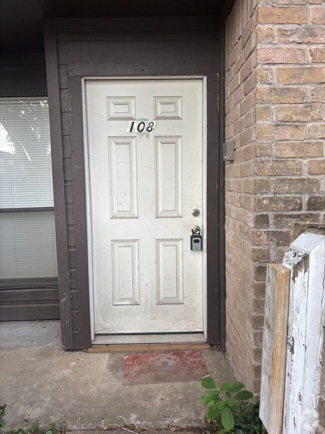 Building Photo - 1 bed 1.5 bath $500 off the first Month R...