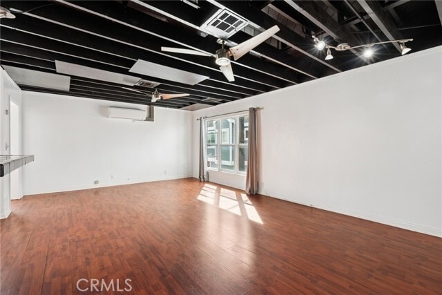 Building Photo - 305 Marine Ave