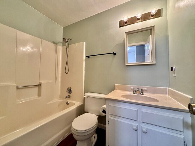 Building Photo - Glenleigh 1st-time Rental! Pet-Friendly, End-Unit Townhome, Cul-De-Sac with HUGE fenced backyard!