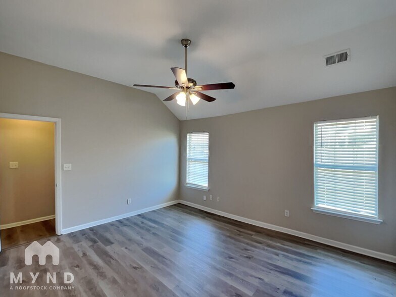 Building Photo - 5854 Lindsay Cove