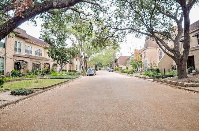 Building Photo - 44 Bayou Pointe Dr