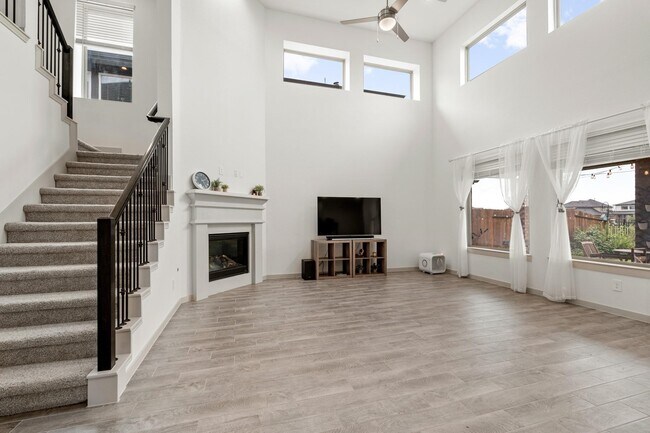 Building Photo - 29335 Red Rocks Pk Dr