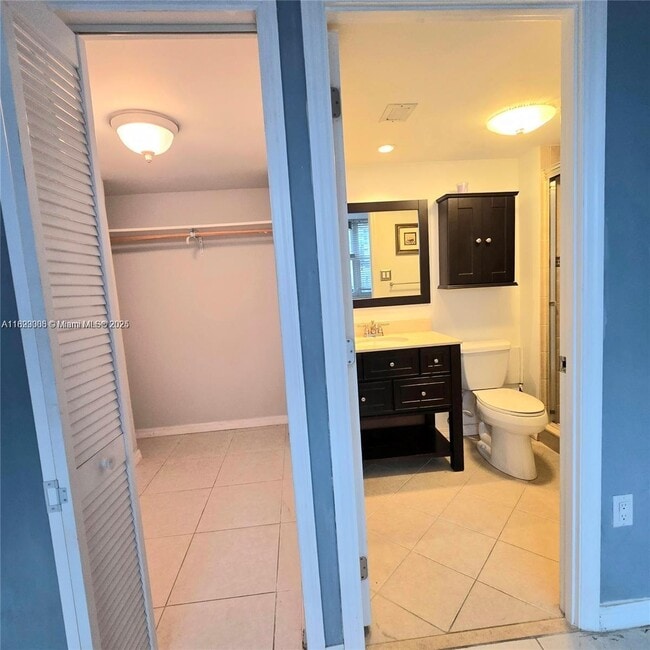 Building Photo - 18071 Biscayne Blvd