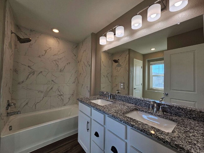 Building Photo - 17576 Rose Heath Ln