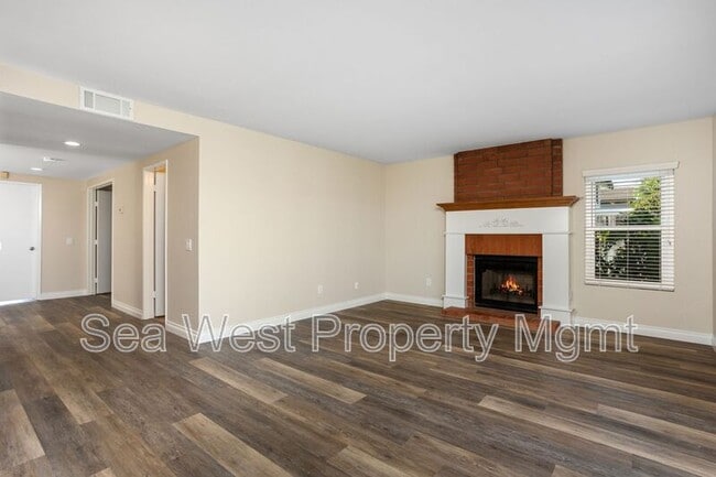 Building Photo - 1366 Eldean Ln