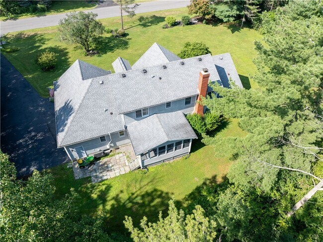 Building Photo - 5 Arrowood Ln