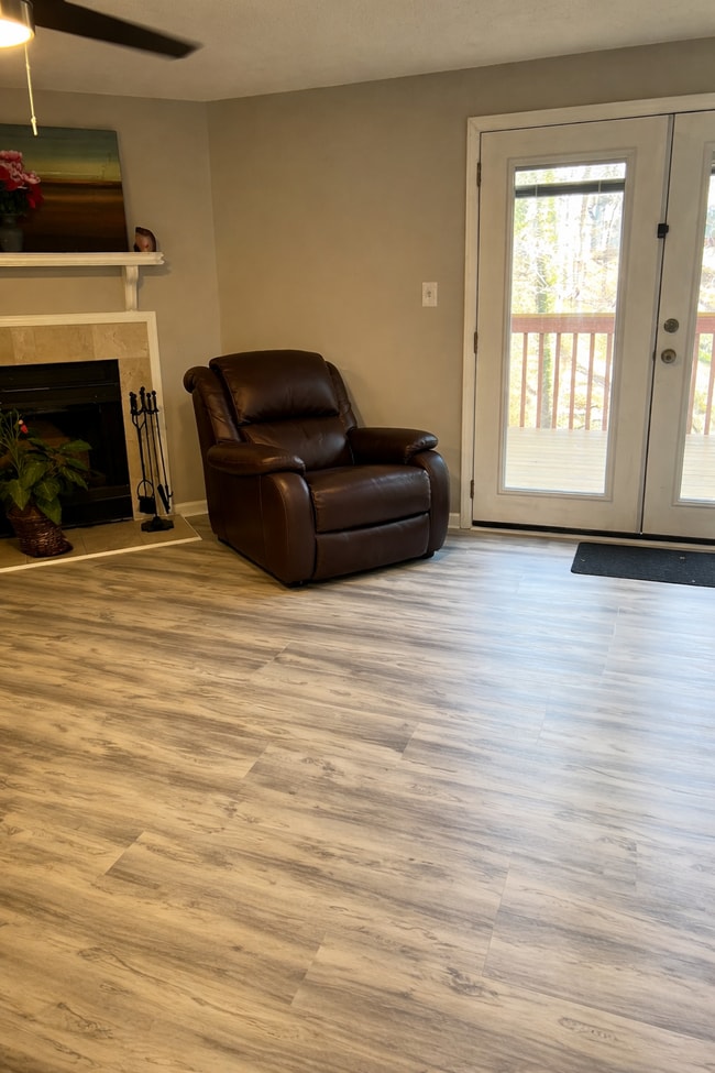 Building Photo - 7272 Shellburne Dr