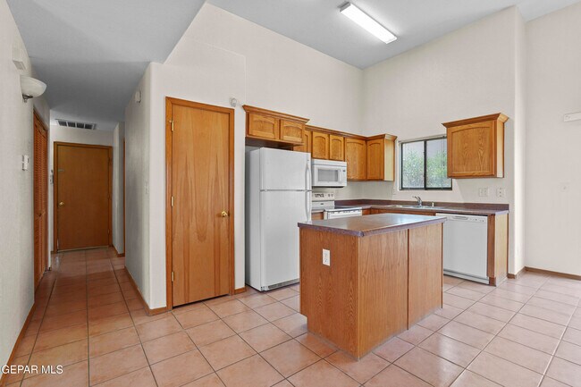 Building Photo - 3313 Tierra Espada Dr