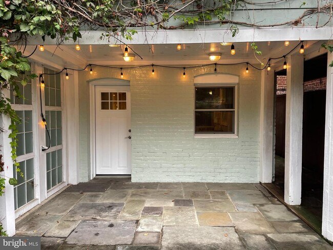 Building Photo - 2442 20th St NW