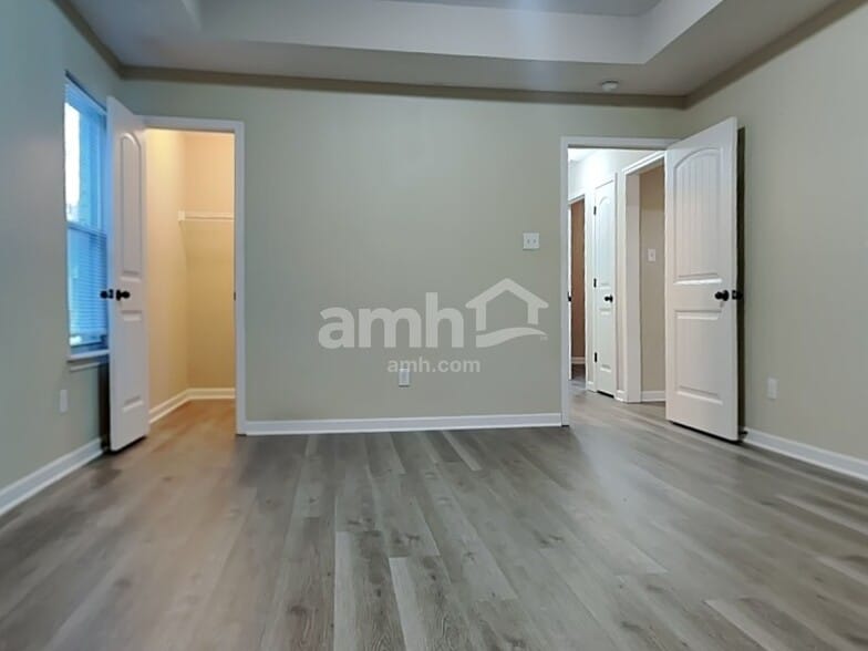 Building Photo - 10062 Mill Hill Ave