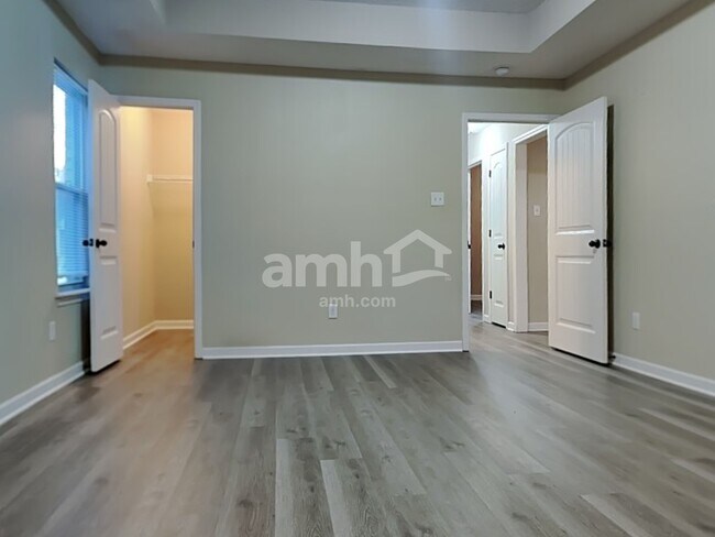 Building Photo - 10062 Mill Hill Ave