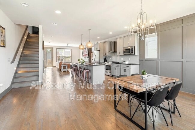 Building Photo - 1507B 14th Ave N