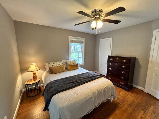 Building Photo - 1124 Bridle Ln