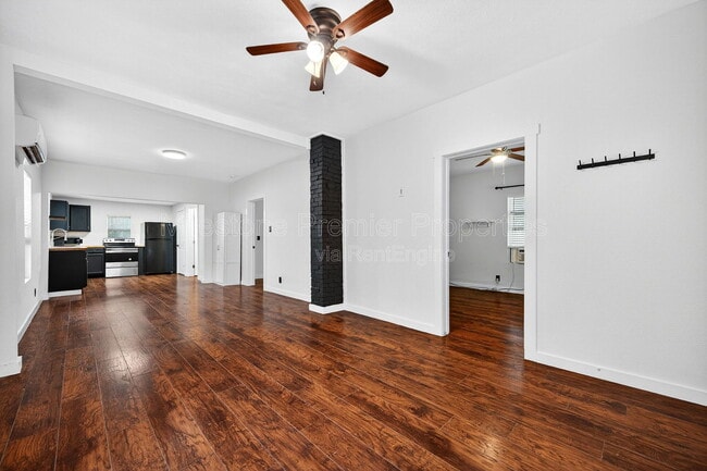 Building Photo - 1129 W Owings St