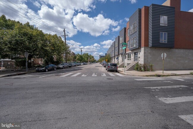 Building Photo - 601 Poplar St