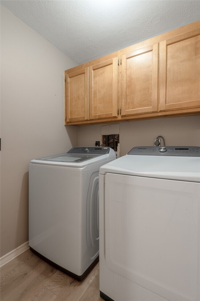 Building Photo - 1401 Ave O