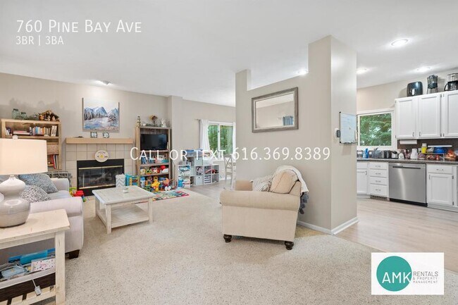 Building Photo - 760 Pine Bay Dr
