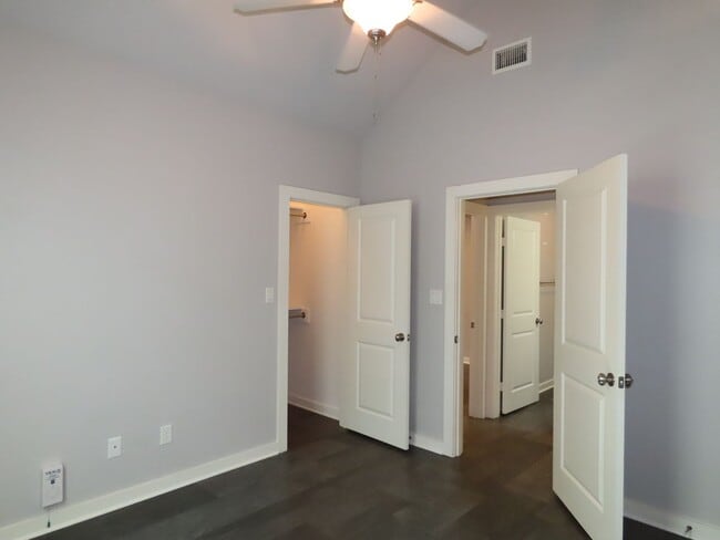 Building Photo - Beautiful 3 Bedroom, 2 Bath Home in South ...