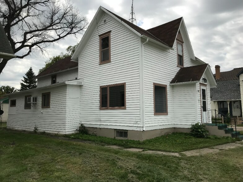 Building Photo - 331 College St SE