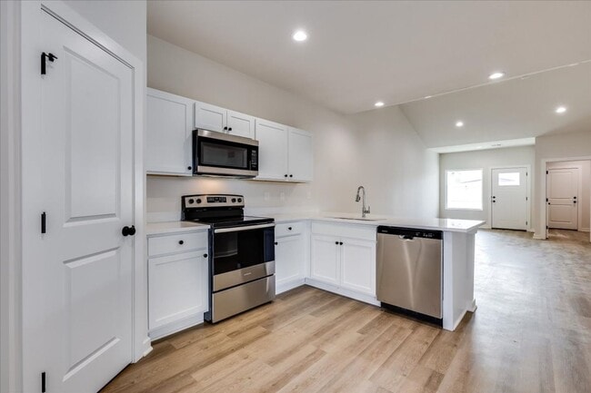 Building Photo - 221 Gowen St