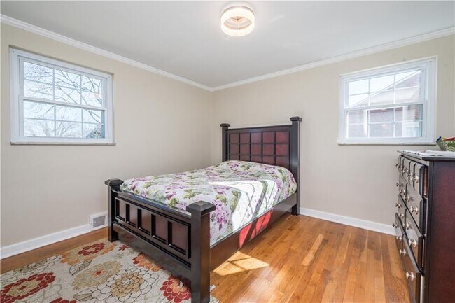 Building Photo - 4915 Brownsville Rd