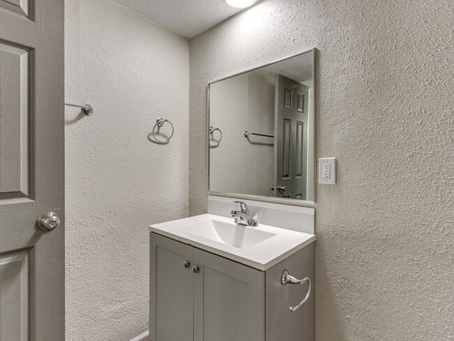 Building Photo - 1000 NW 88th St