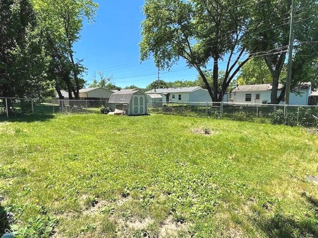 Building Photo - 1433 Hillcrest Dr
