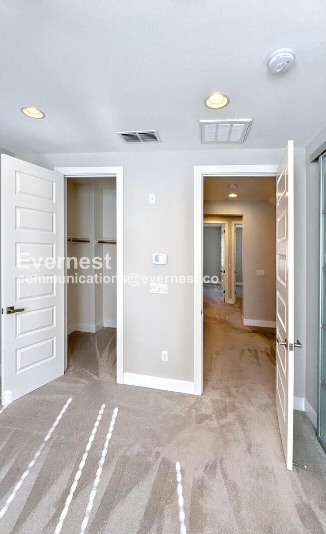 Building Photo - 404 Longden Ave