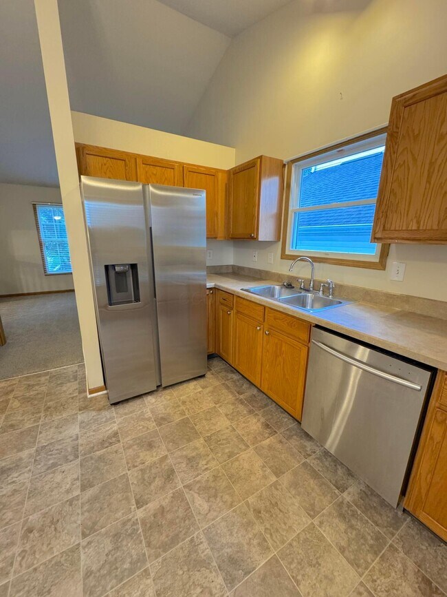 Building Photo - 8577 Clover Glade Dr