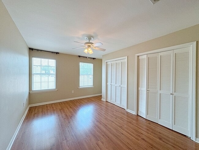 Building Photo - Custom Remodeled Townhome off Jefferson Hwy