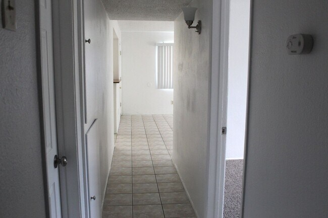 Building Photo - Cute Home for Rent South Bakersfield Cul De Sac
