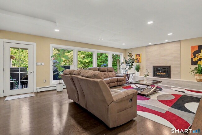Building Photo - 116 Beechwood Ln