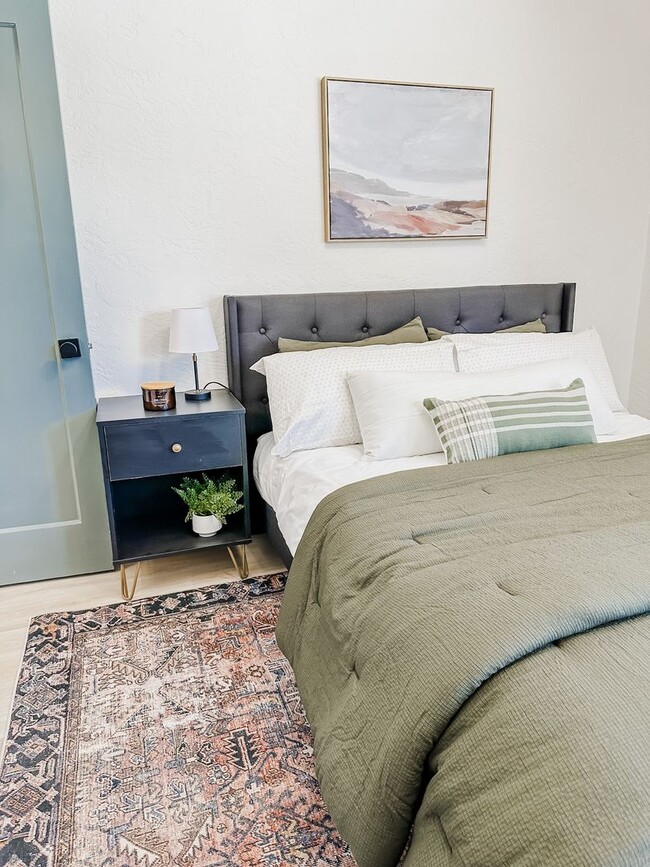 Building Photo - Newly remodeled one bedroom home