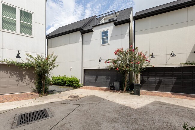 Building Photo - 9651 Kings Cross Station