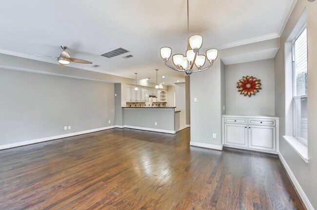 Building Photo - 415 Asbury St