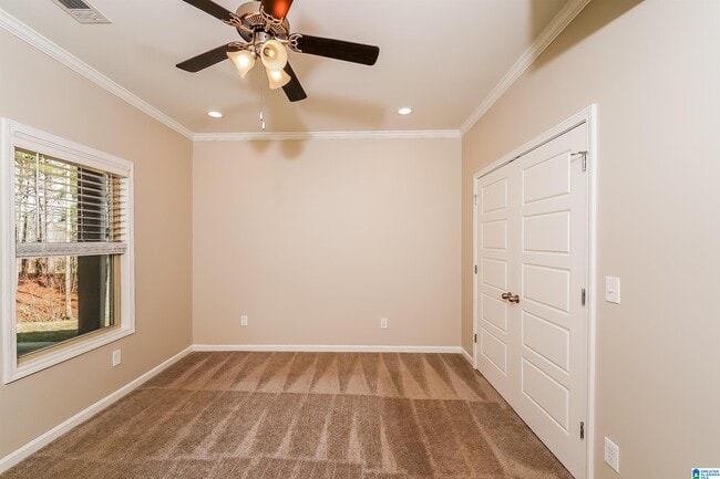 Building Photo - 2554 Summit Park Rd