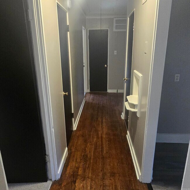 Building Photo - 32 Belmont Dr