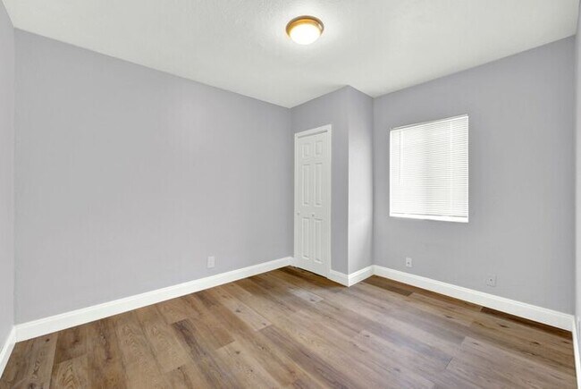 Building Photo - Great 2 Bed 1 Bath House in Vallejo -- AVA...