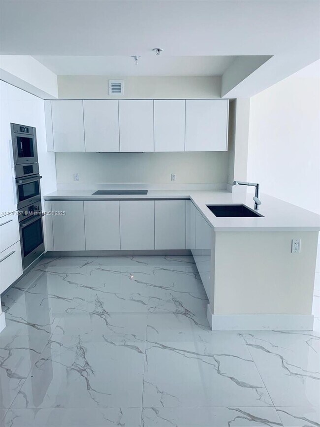 Building Photo - 330 Sunny Isles Blvd