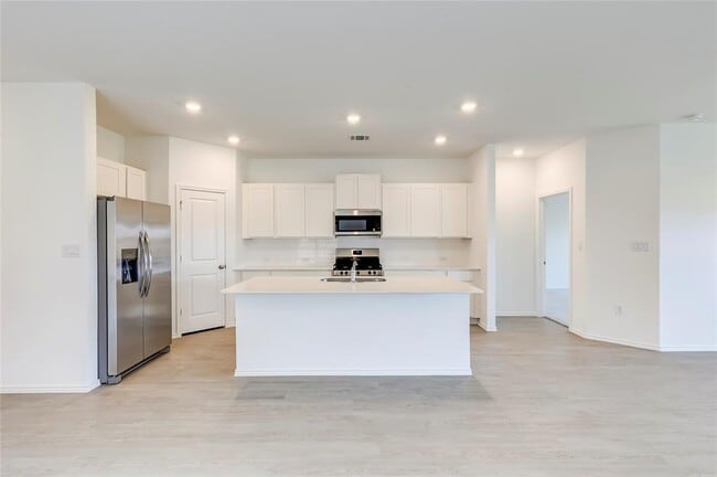 Building Photo - 105 Imola St