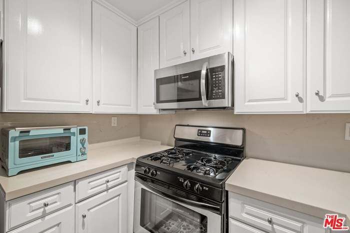 Building Photo - 1125 Pico Blvd