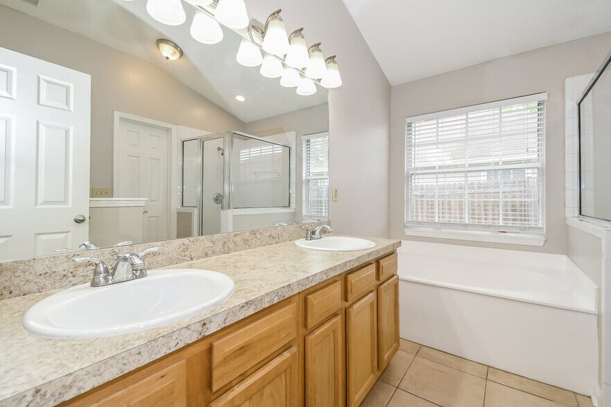 Building Photo - 2837 Tuscarora Tr