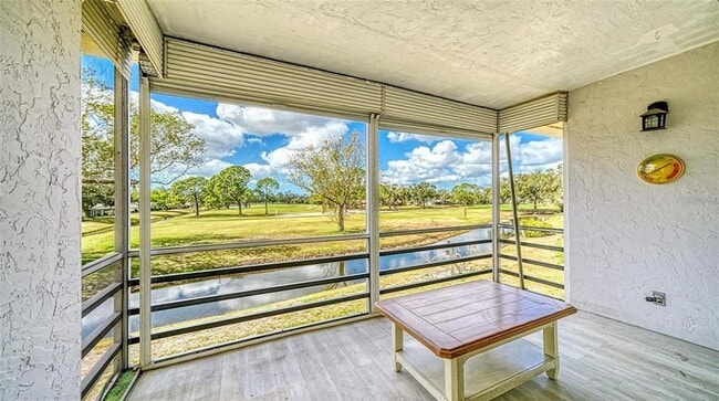 Building Photo - 7880 Palm Aire Ln