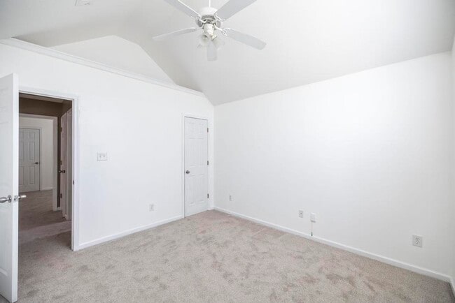 Building Photo - 205 Wembley Dr