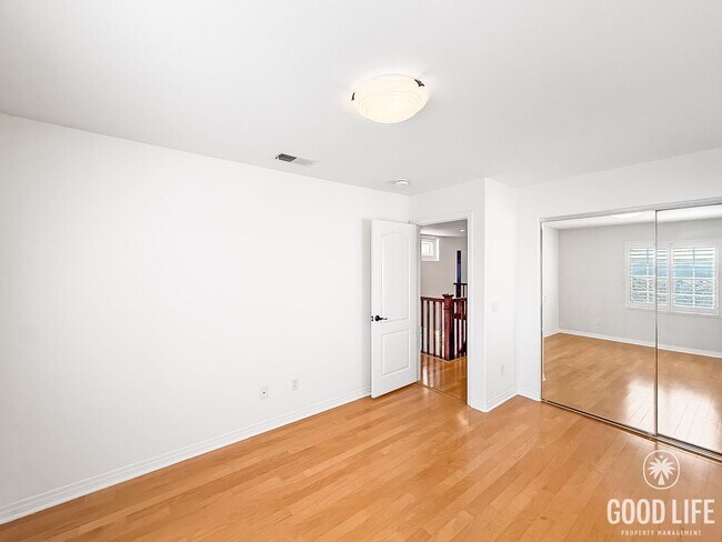 Building Photo - Updated 4BR/3BA San Diego home with modern...