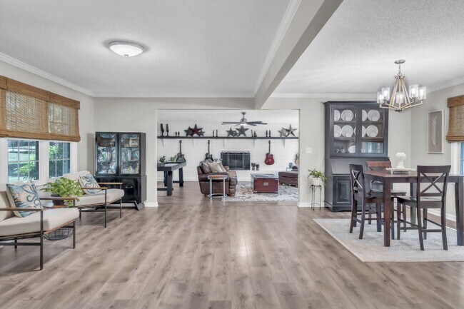 Building Photo - Renovated 3 Bed / 1.5 Bath Home with Open Floor Plan & Two Spacious Living Areas $1,975/mo rent