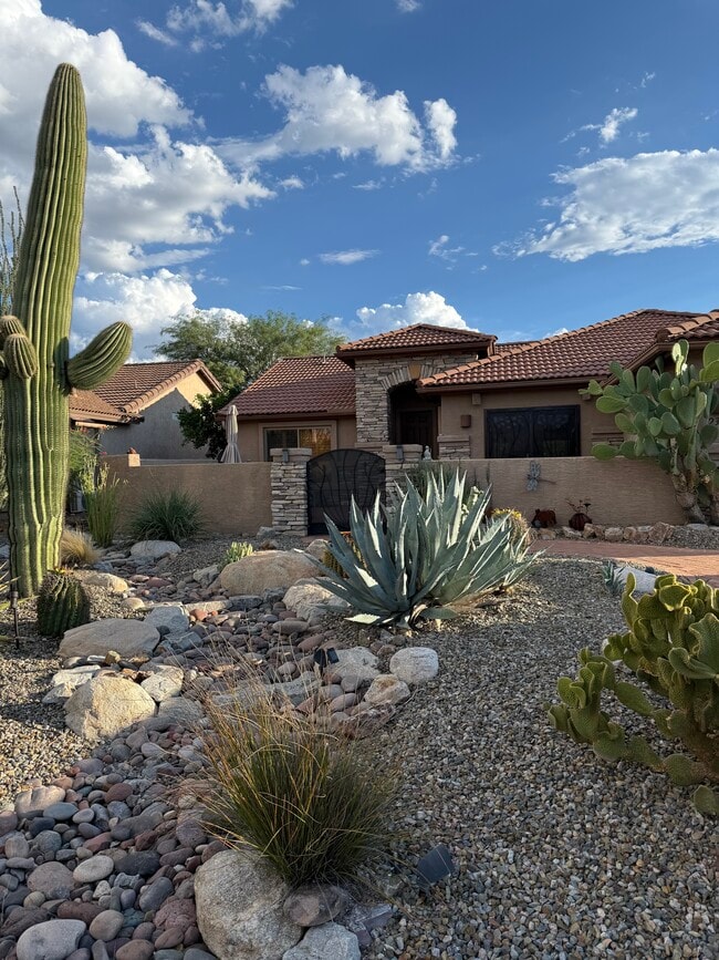 Building Photo - 2384 E Bonita Canyon Dr