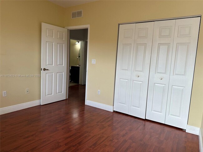 Building Photo - 4959 SW 135th Way