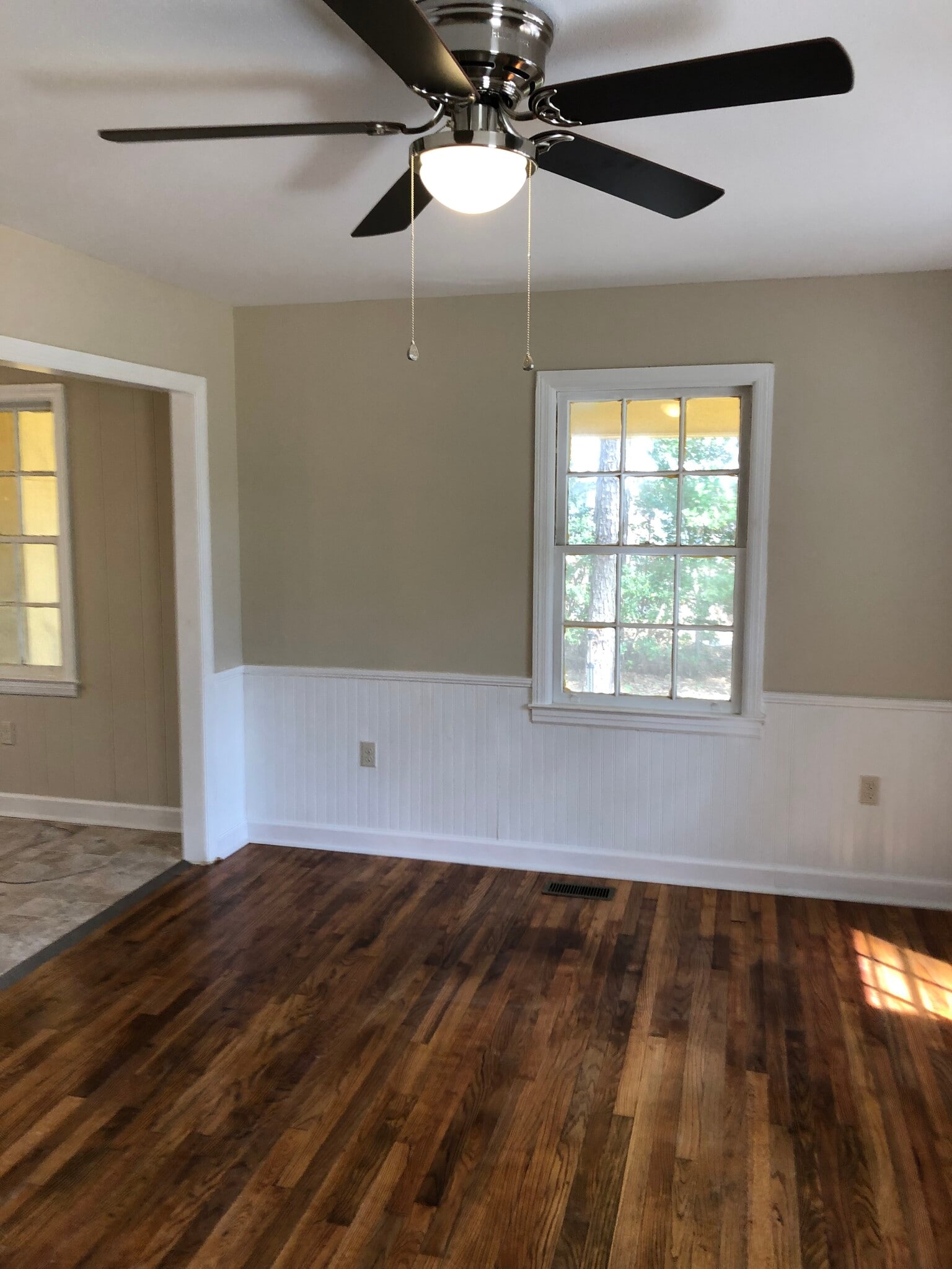 Building Photo - 201 Iris Dr