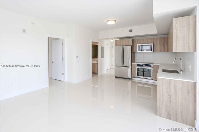 Building Photo - 2960 NE 207th St